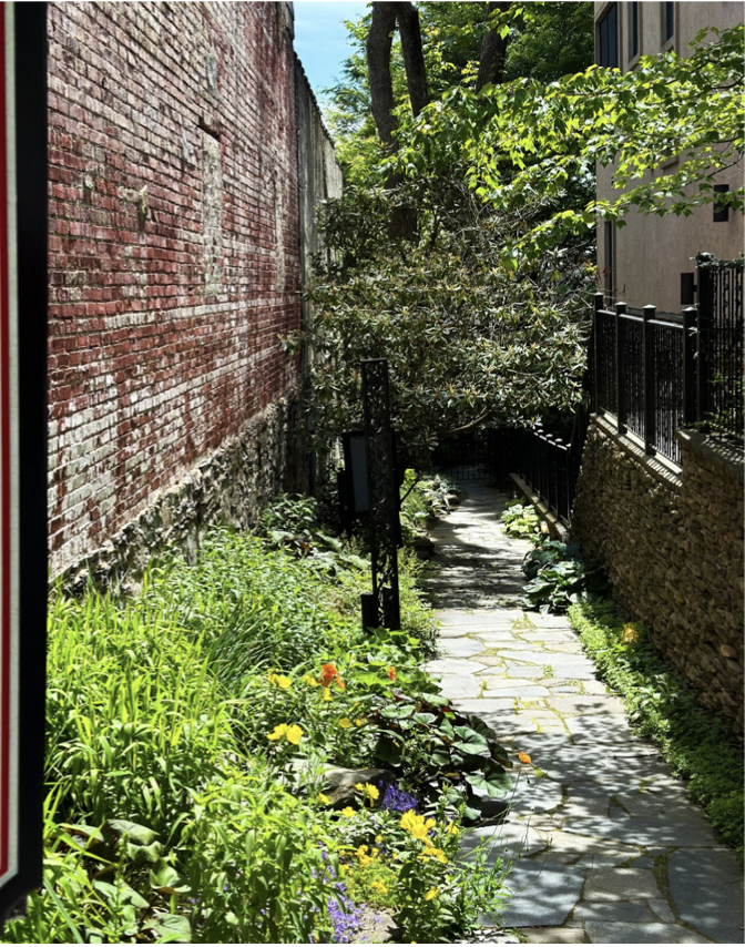 a pretty alleyway in the town of Blowing Rock, North Carolina